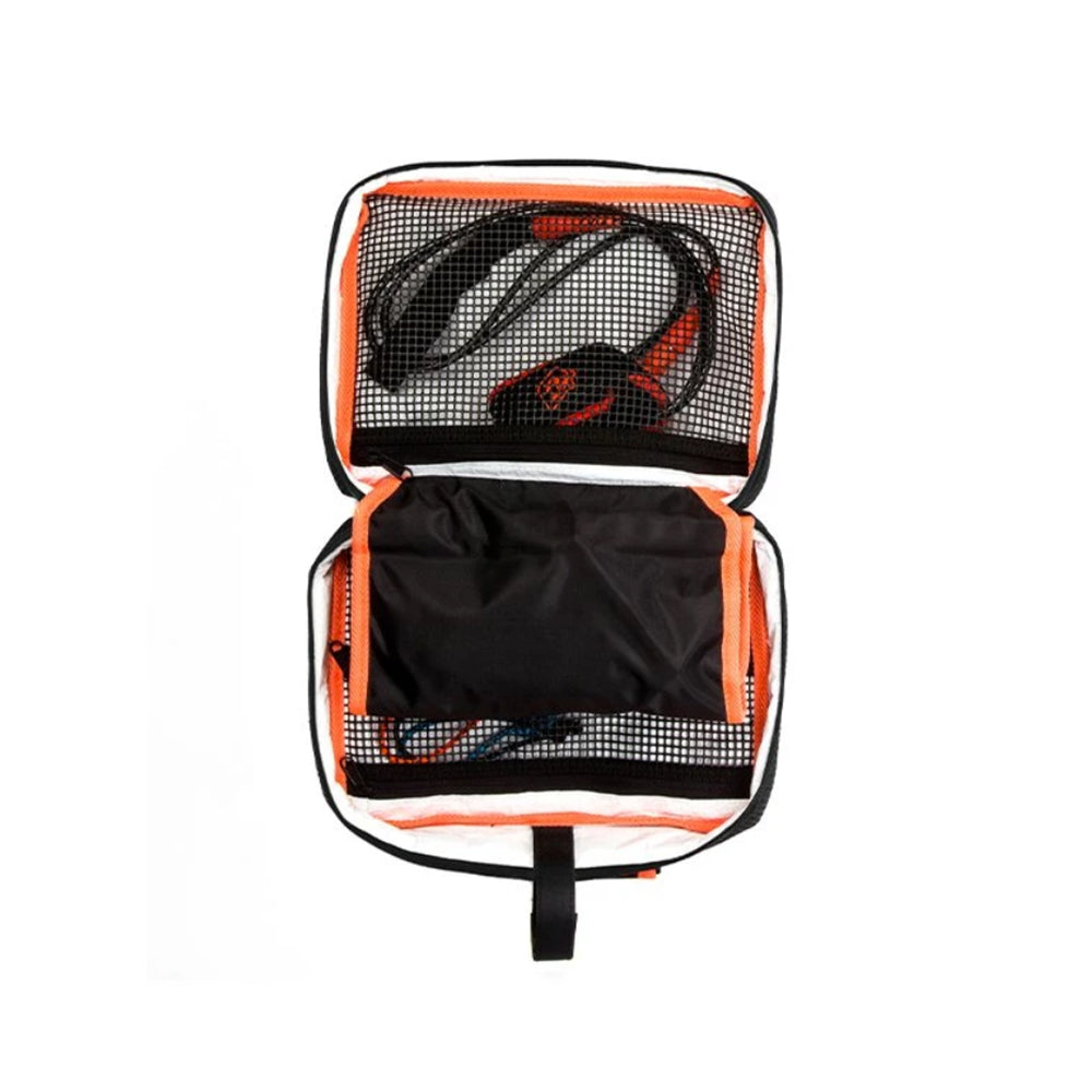Bolso porta quillas cera y accesorios CREATURES OF LEISURE travel kit