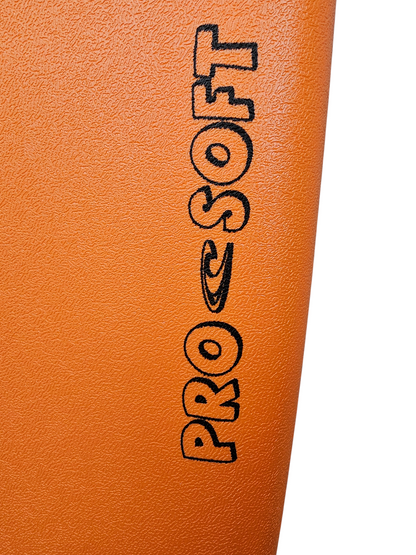 Softboard 7.0 pies color naranjo de 53.4 Lts.